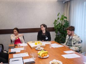 Weitere Ansicht von Projektpartnern bei der Besprechung